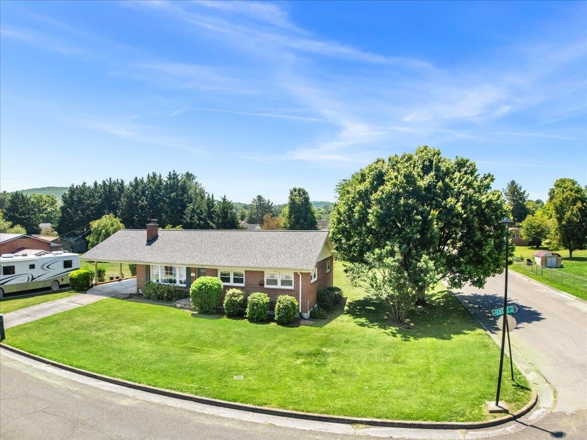 900 Custis Street, Radford, VA 24141