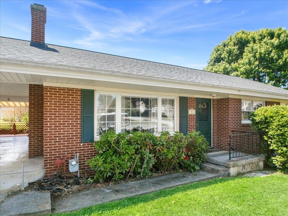 900 Custis Street, Radford, VA 24141