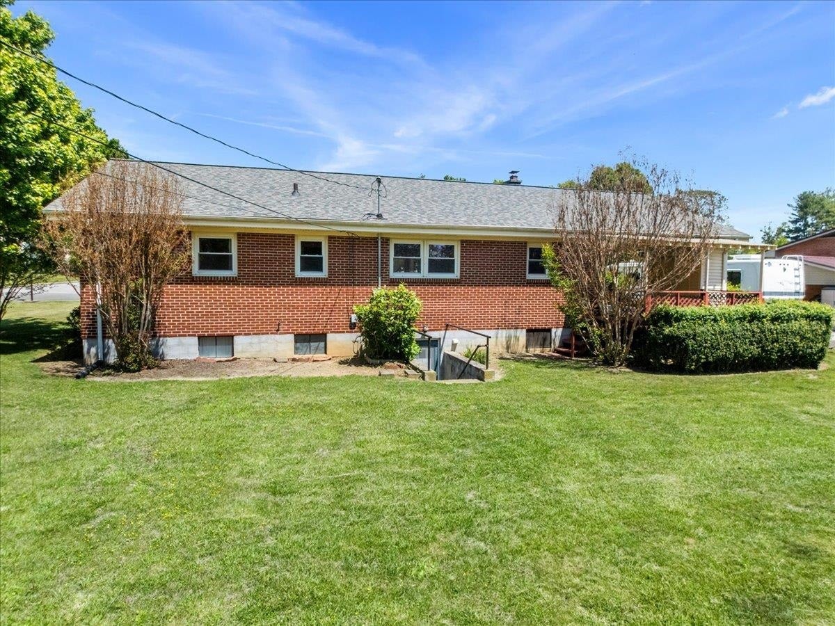 900 Custis Street, Radford, VA 24141
