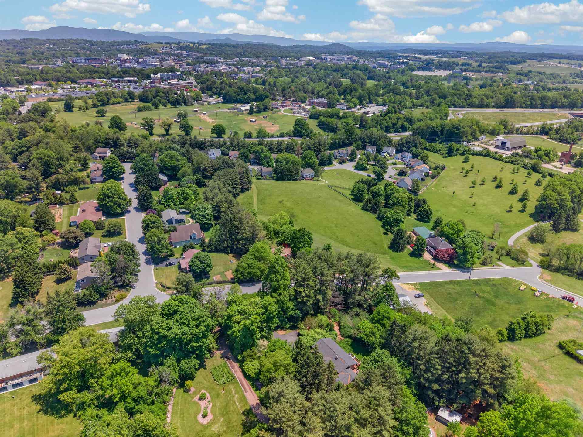 1509 LARK Lane, Blacksburg, VA 24060