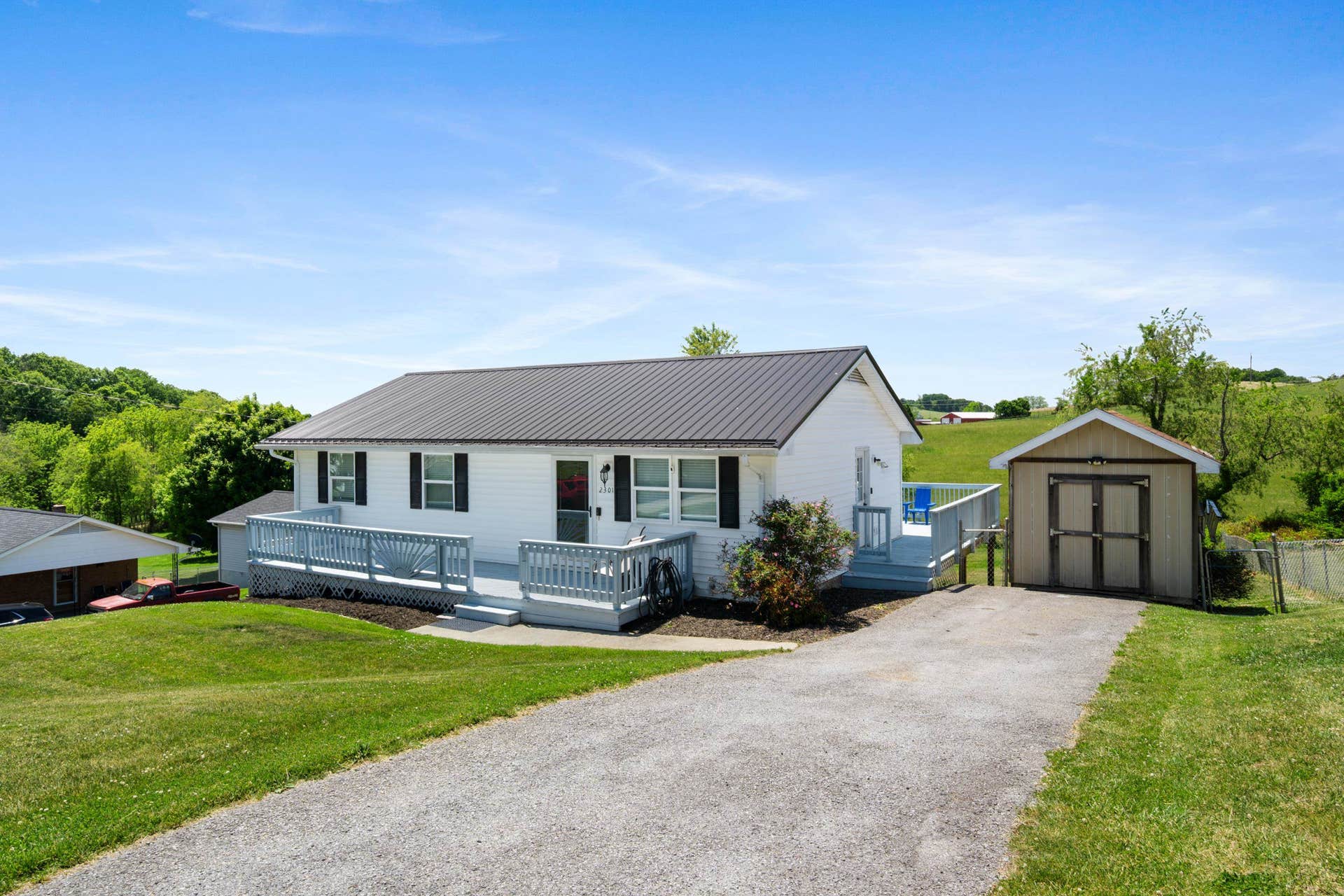2301 Viewland Circle, Christiansburg, VA 24073