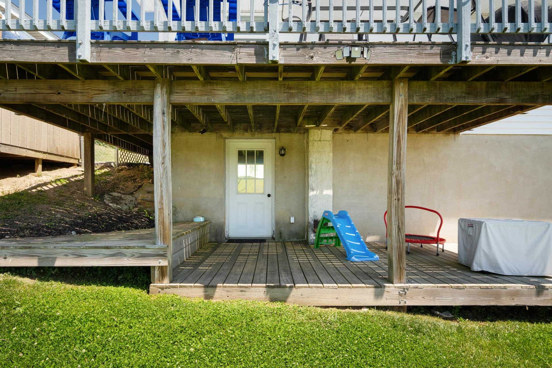 2301 Viewland Circle, Christiansburg, VA 24073
