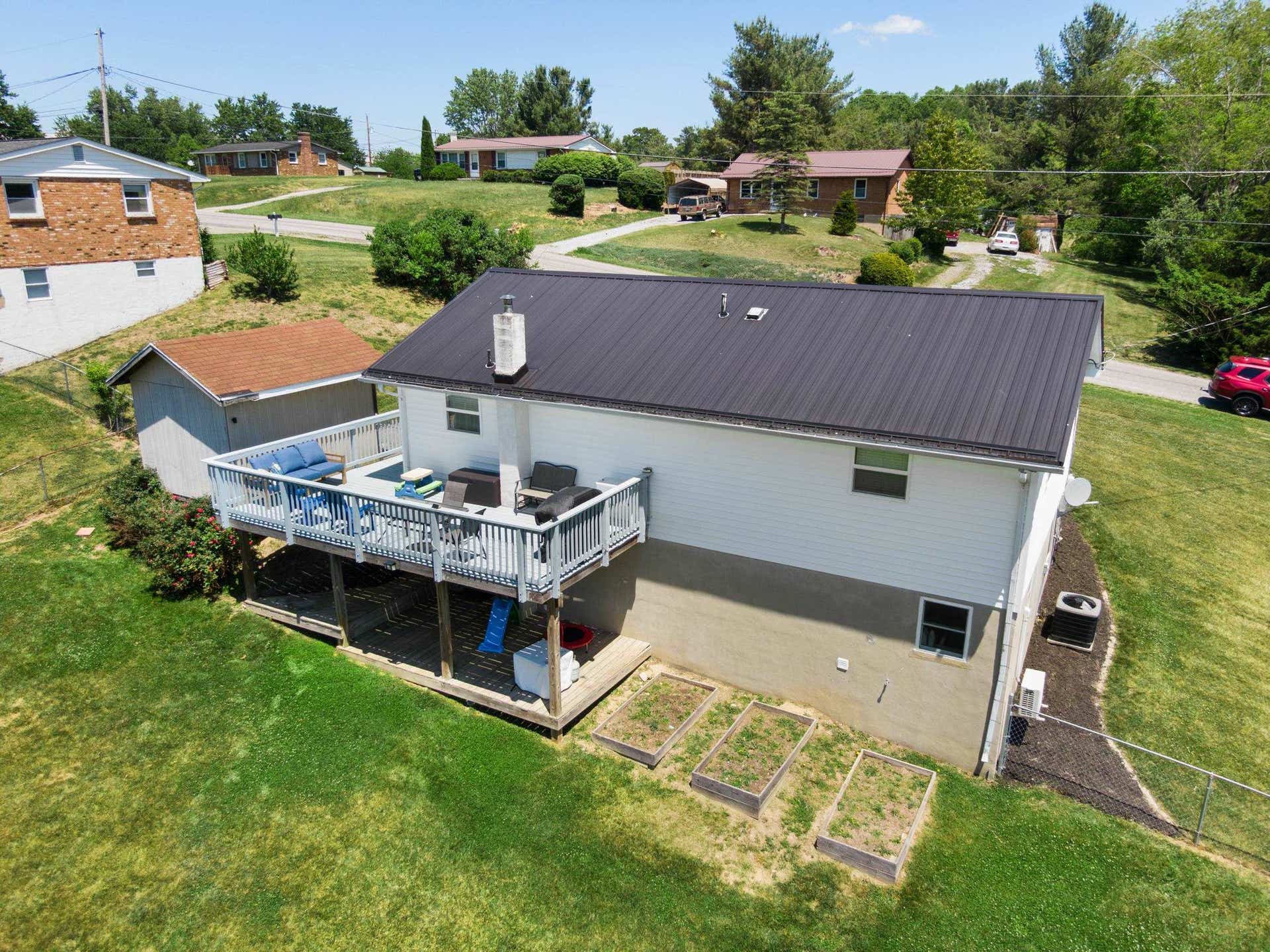 2301 Viewland Circle, Christiansburg, VA 24073