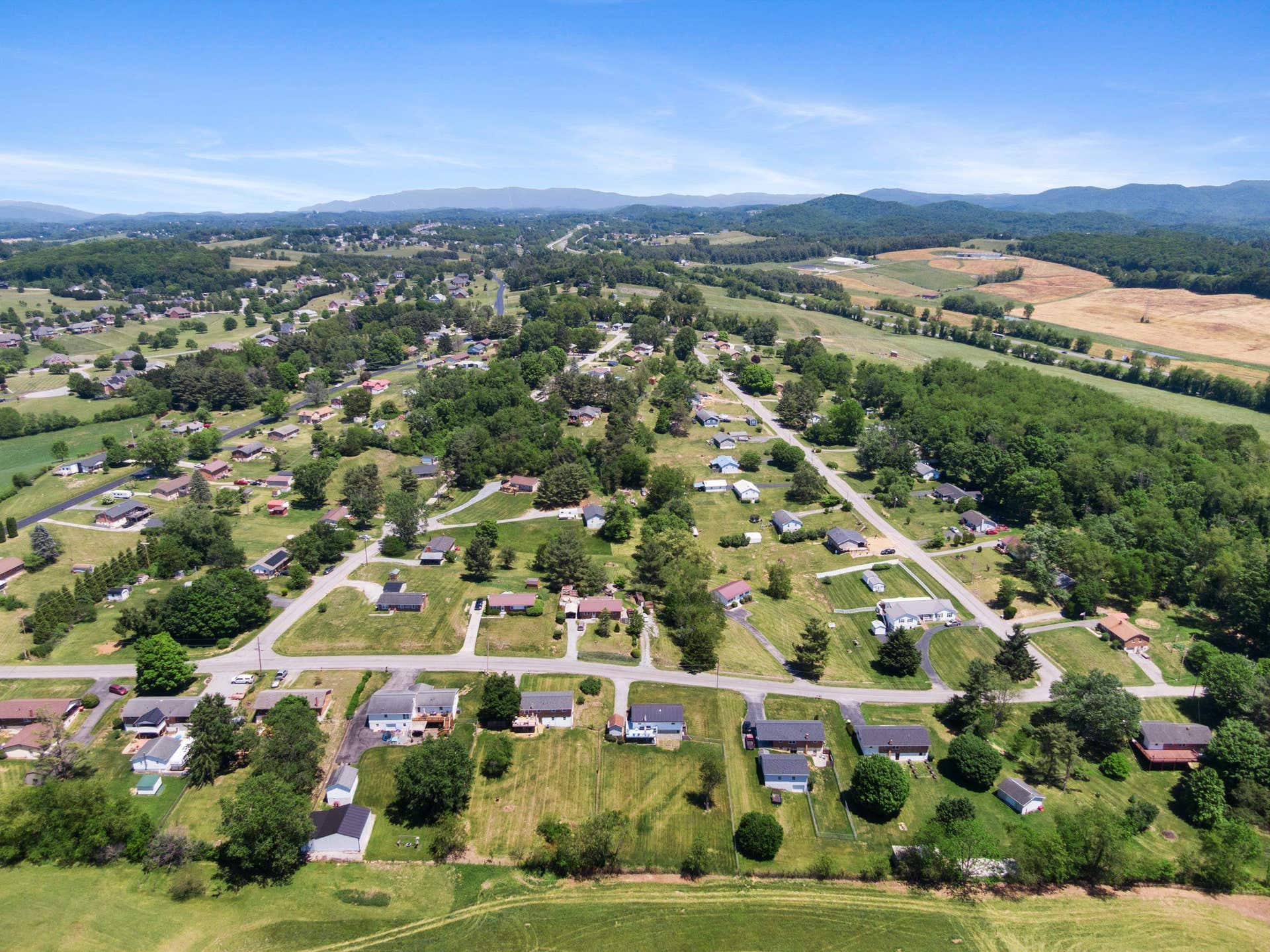 2301 Viewland Circle, Christiansburg, VA 24073