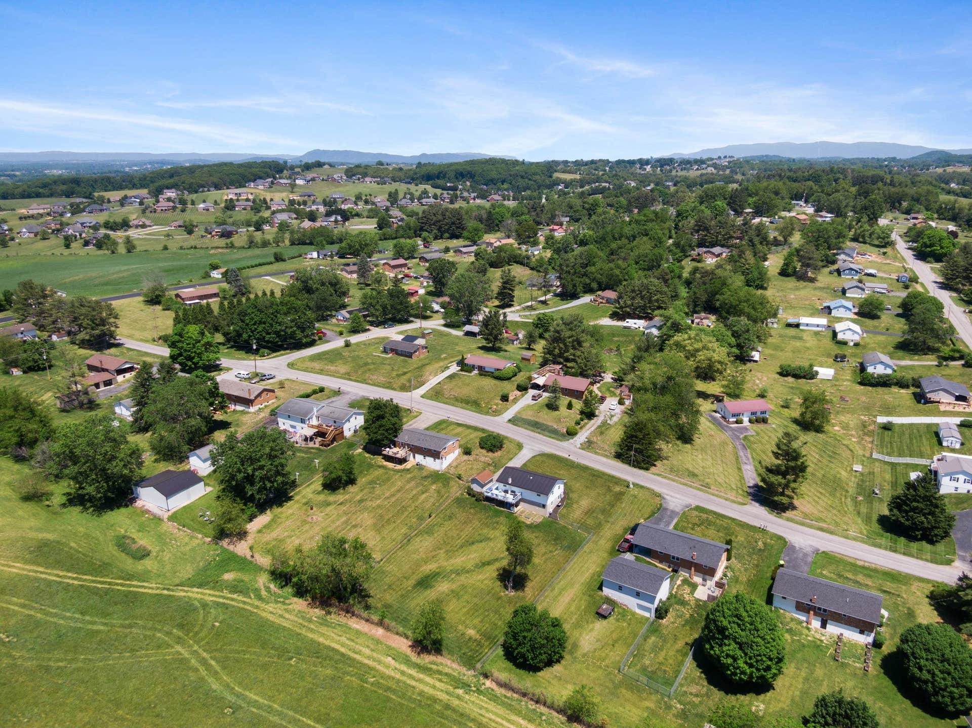 2301 Viewland Circle, Christiansburg, VA 24073