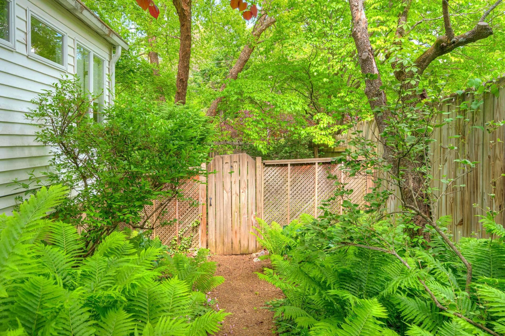 603 DRAPER Road, Blacksburg, VA 24060