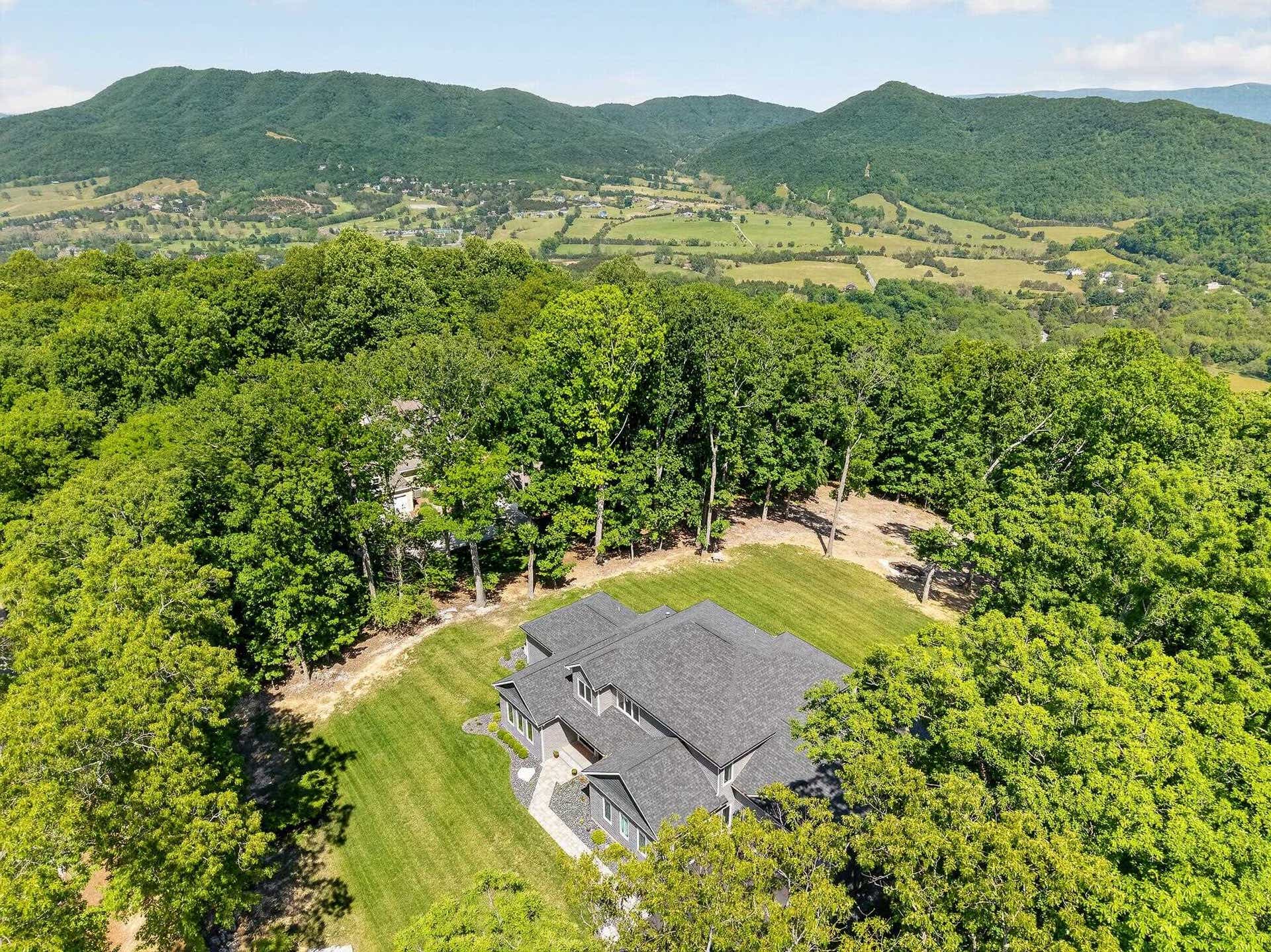 500 QUAILWOOD Drive, Blacksburg, VA 24060