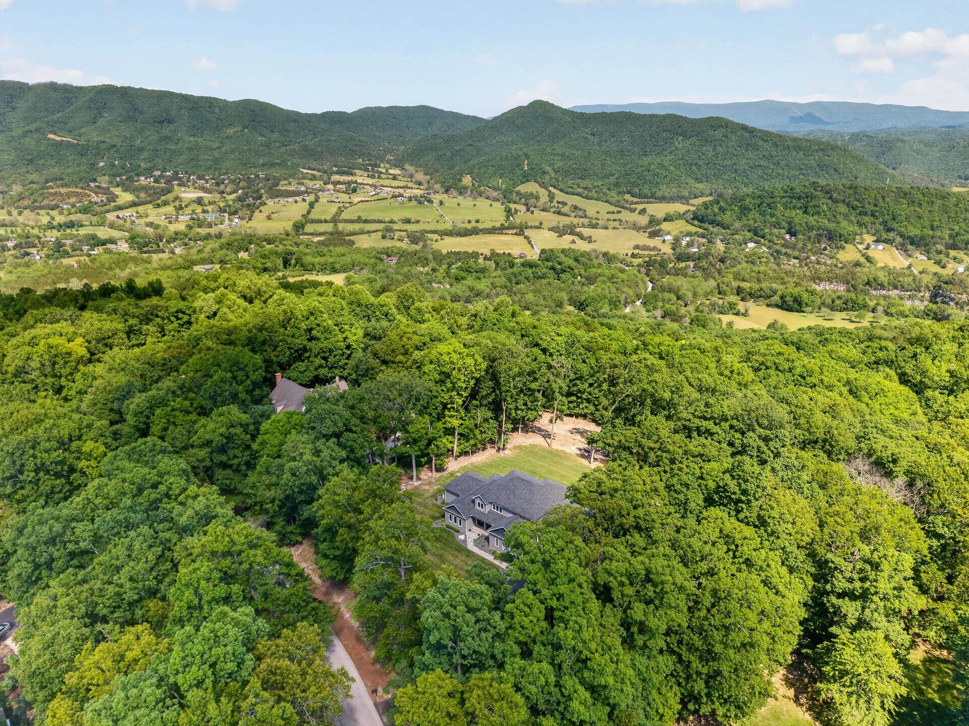 500 QUAILWOOD Drive, Blacksburg, VA 24060