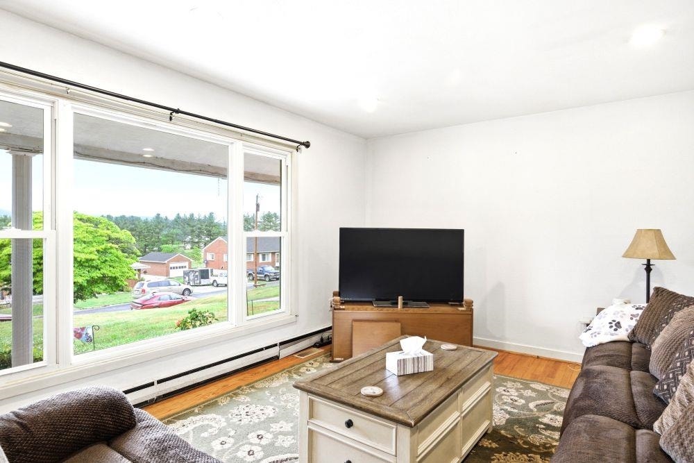 303 Mountain Drive, Pearisburg, VA 24134