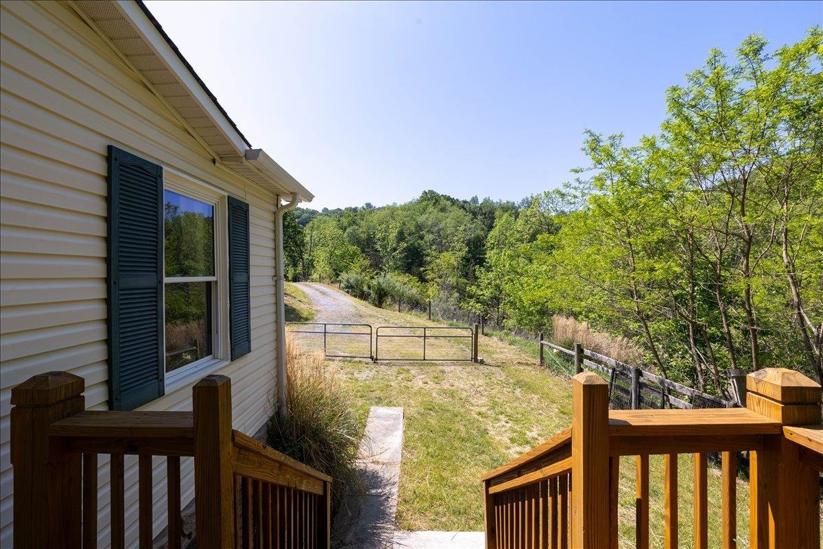 1353 Green Valley Road Road, Eggleston, VA 24086