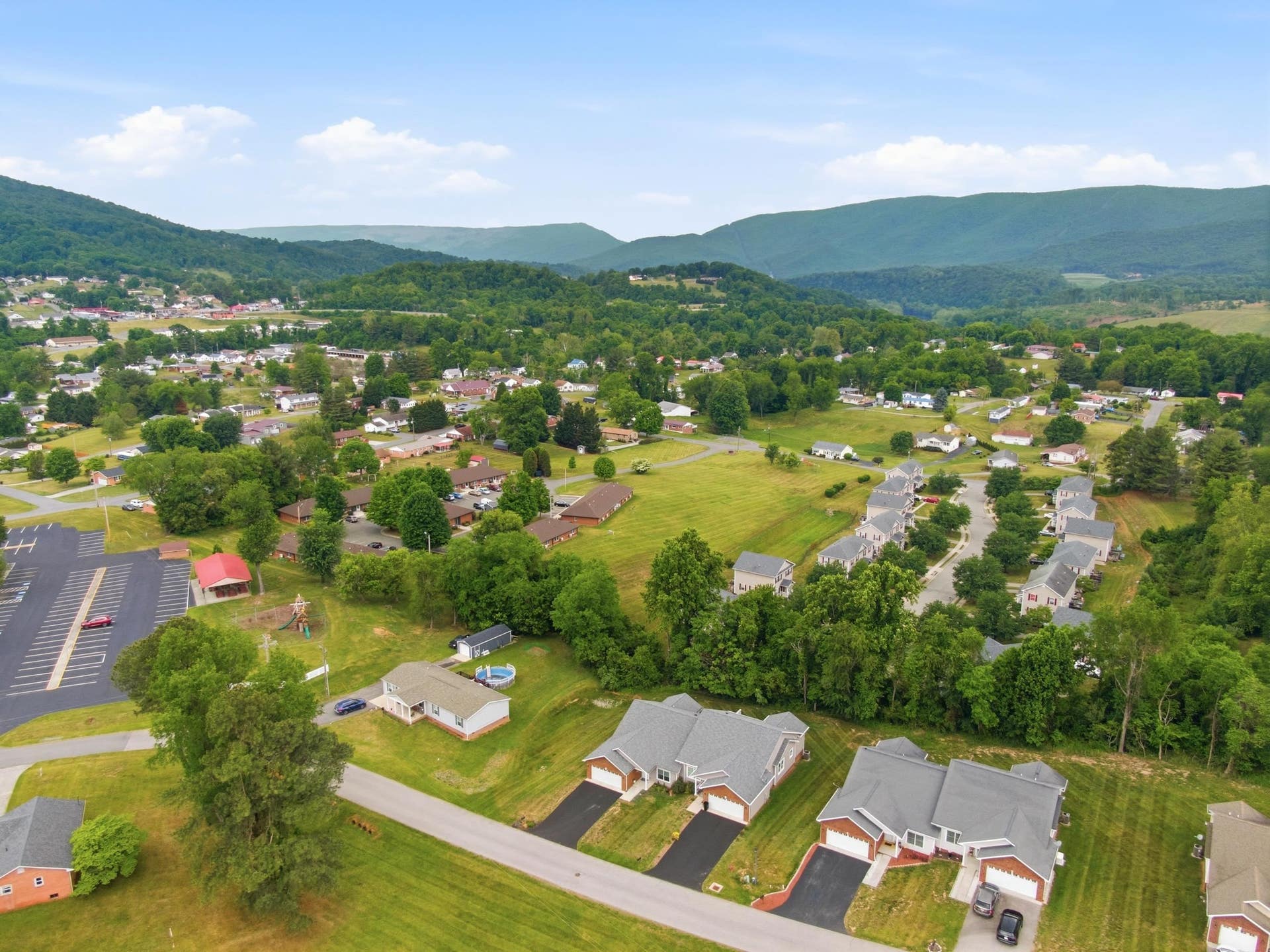 525 Hale Street, Pearisburg, VA 24134