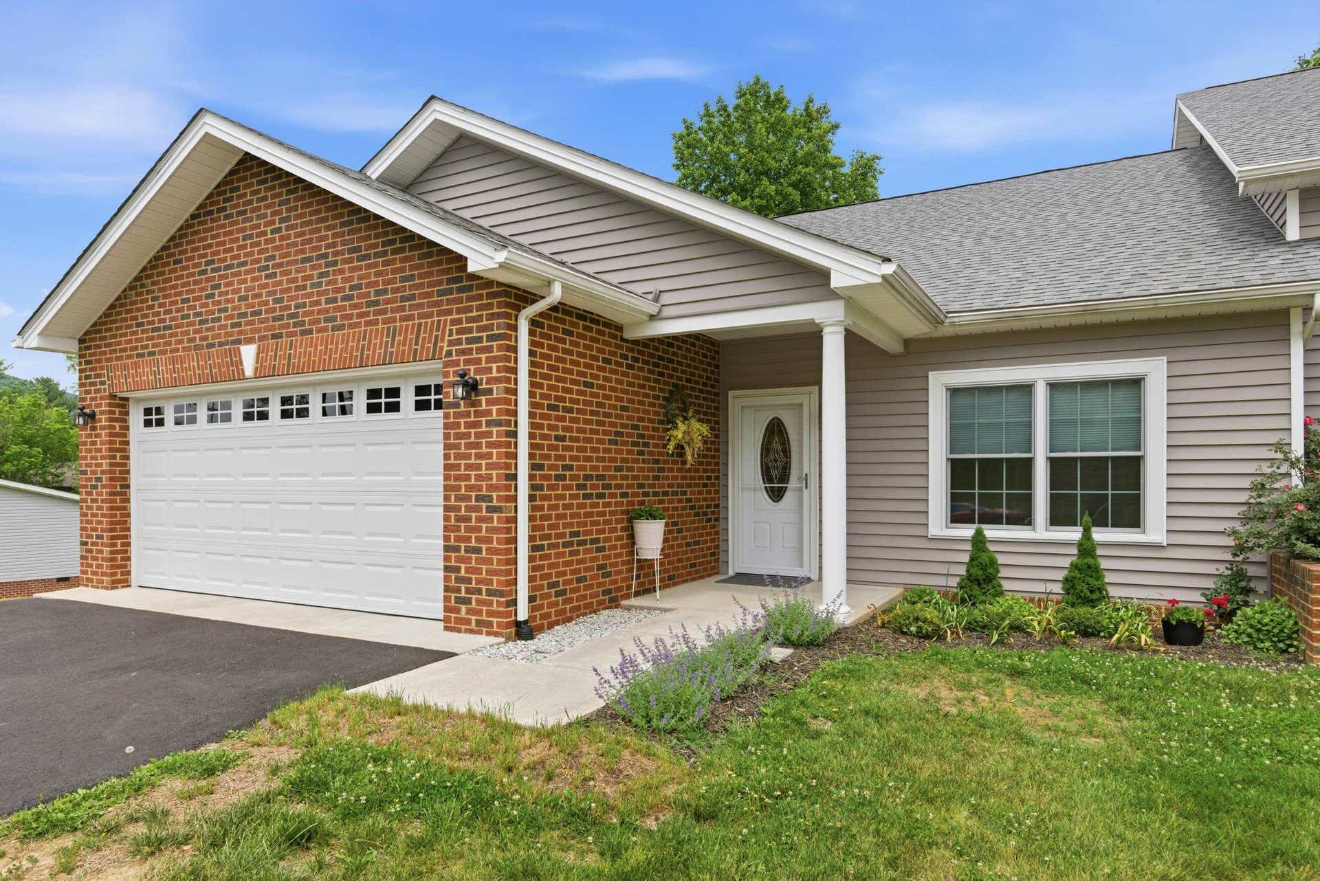 525 Hale Street, Pearisburg, VA 24134