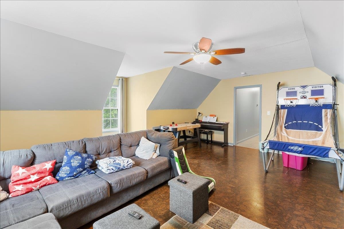 1020 Green Ridge Road, Christiansburg, VA 24073