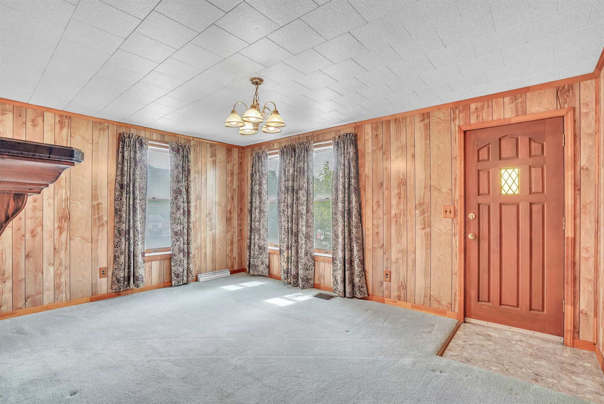119 Mountain View Drive, Rich Creek, VA 24147