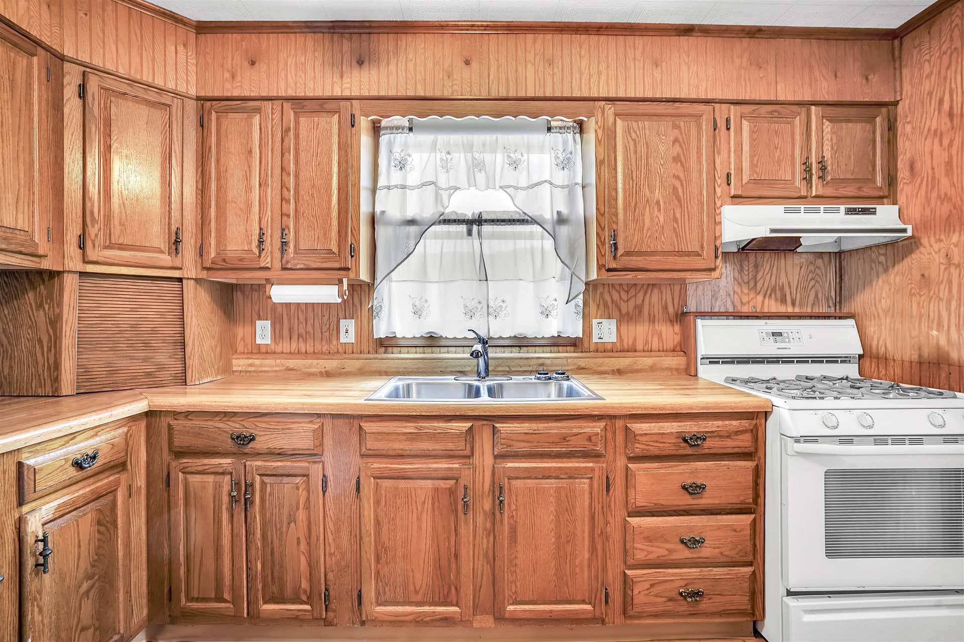 119 Mountain View Drive, Rich Creek, VA 24147