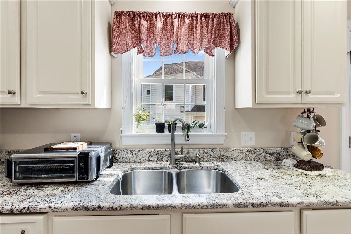 1201 Brook Circle, Blacksburg, VA 24060