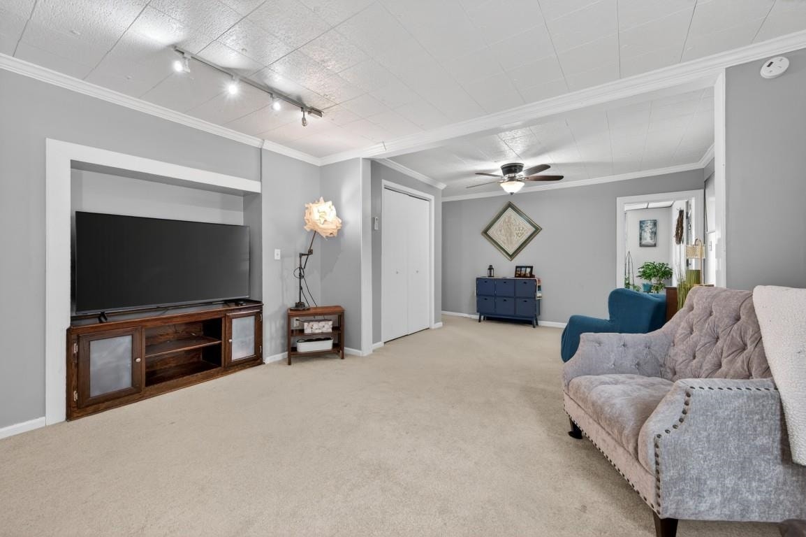300 FOREST Avenue, Radford, VA 24141