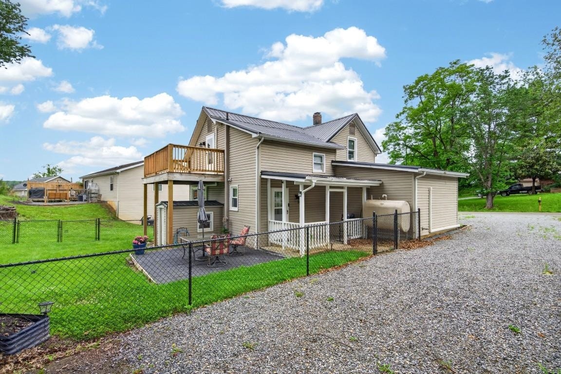 300 FOREST Avenue, Radford, VA 24141