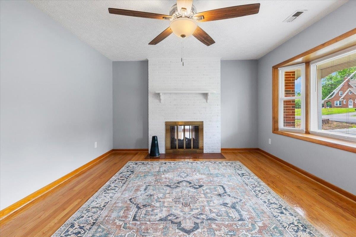 6016 Belspring Road, Fairlawn, VA 24141