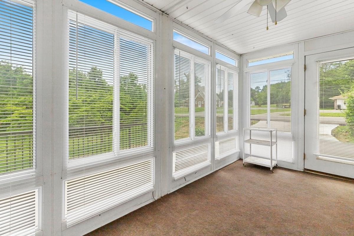 6016 Belspring Road, Fairlawn, VA 24141