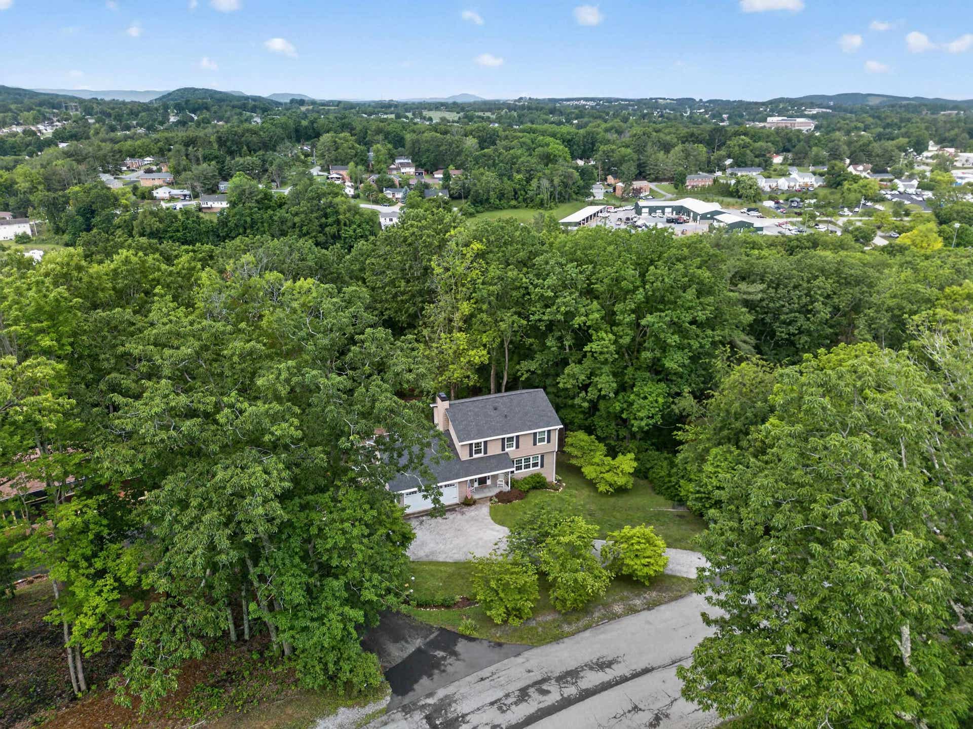 435 Tomahawk Drive, Christiansburg, VA 24073