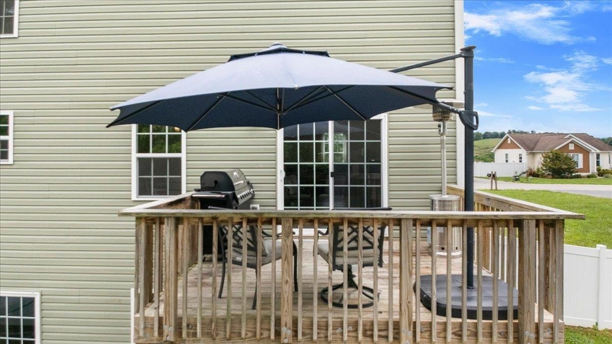 135 PRAIRIE VIEW Lane, Pembroke, VA 24136
