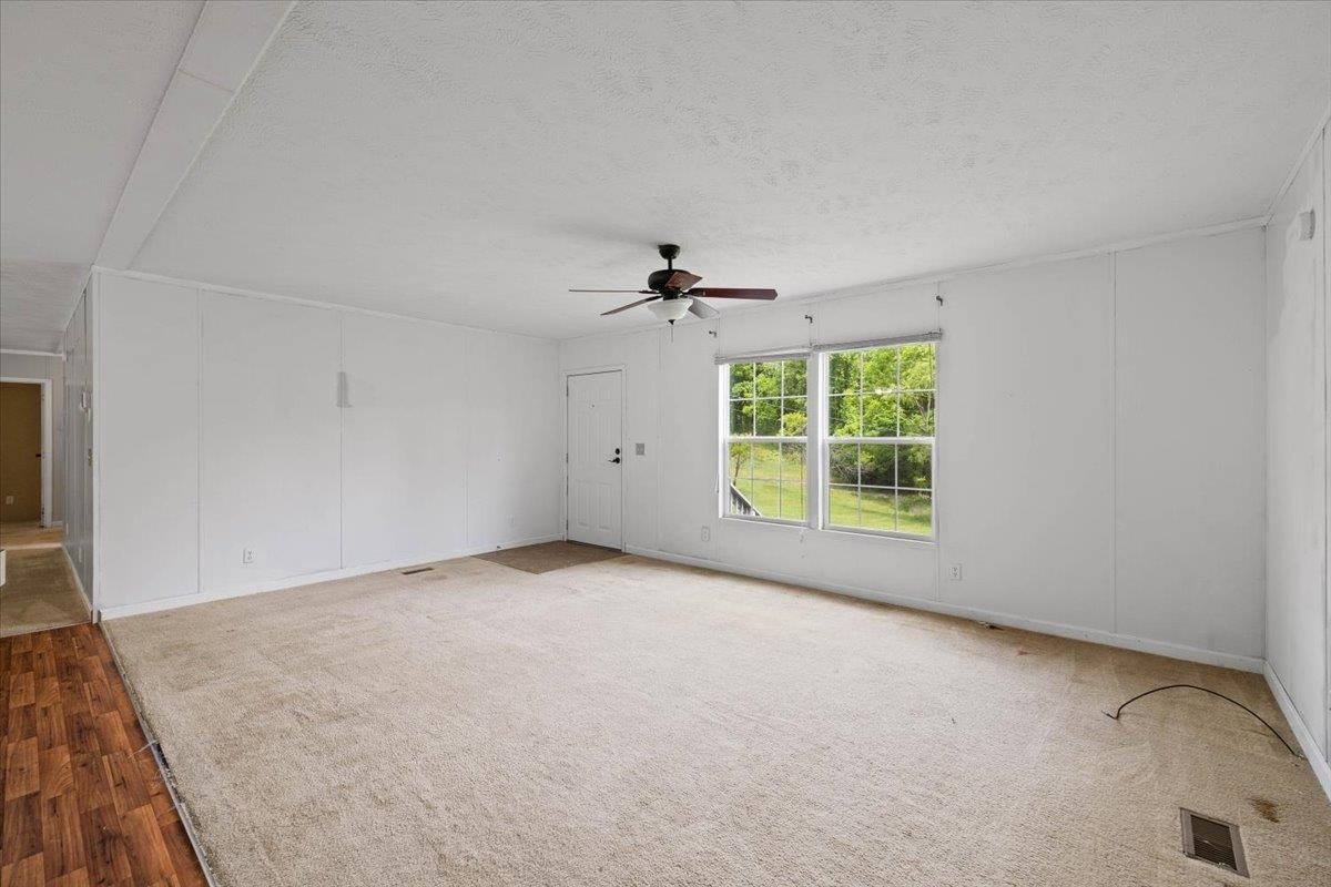 655 PEACHTREE Hill, Christiansburg, VA 24073