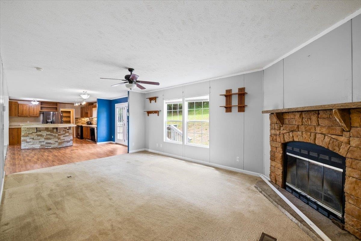 655 PEACHTREE Hill, Christiansburg, VA 24073