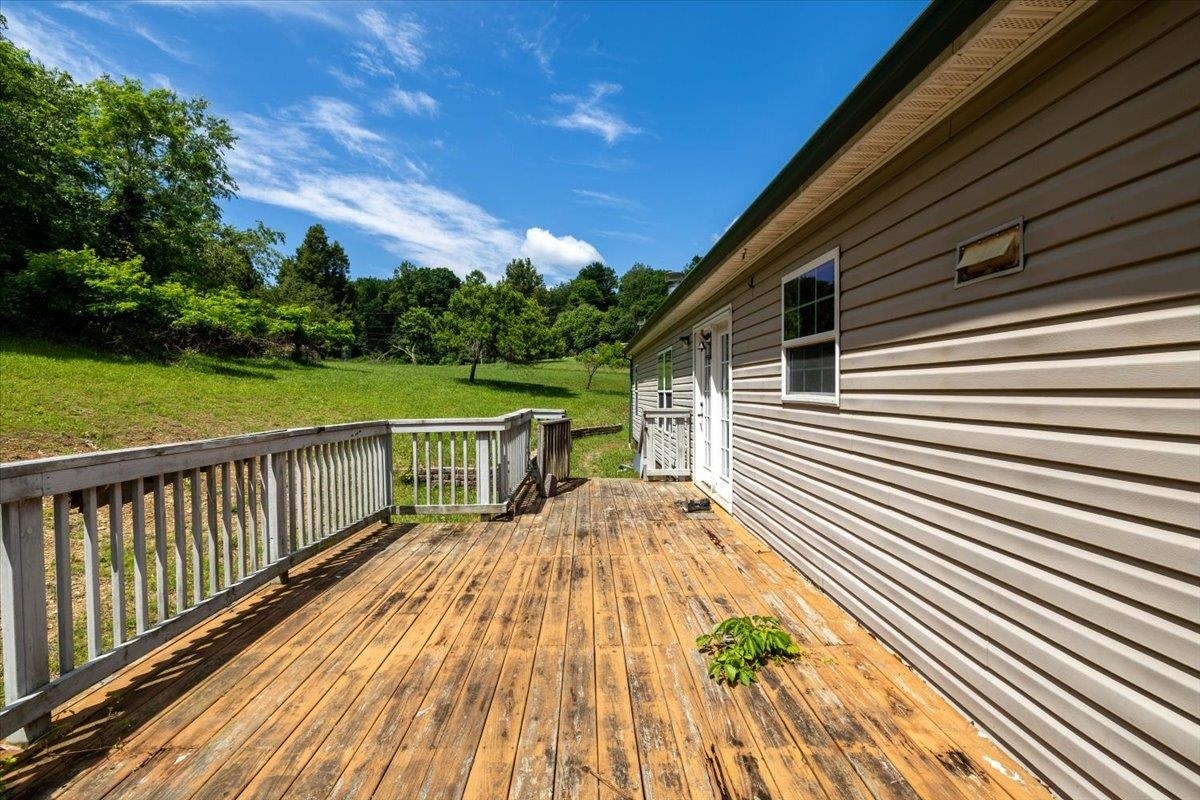 655 PEACHTREE Hill, Christiansburg, VA 24073
