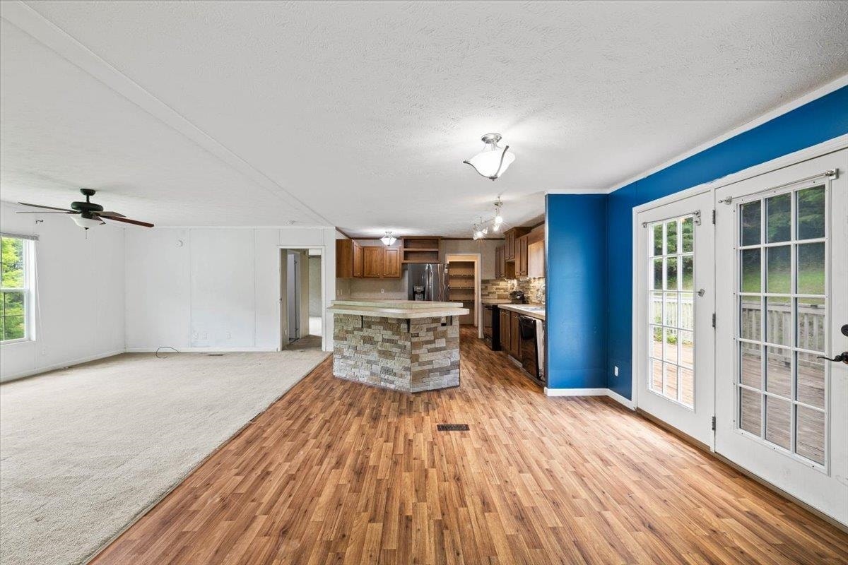 655 PEACHTREE Hill, Christiansburg, VA 24073