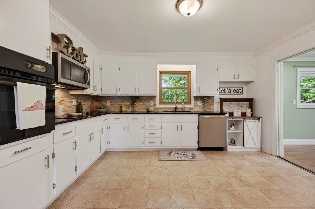 1301 WESTOVER Drive, Blacksburg, VA 24060