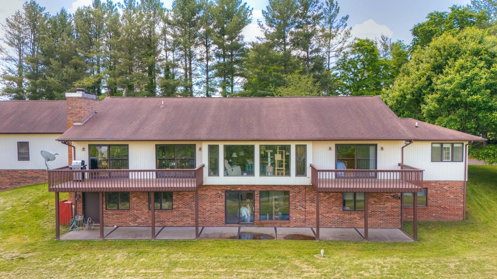 1000 Doe Run, Blacksburg, VA 24060