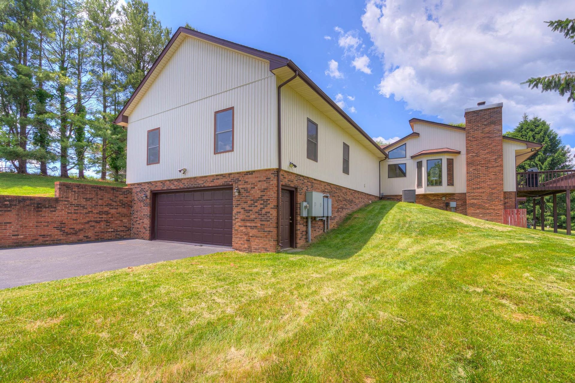 1000 Doe Run, Blacksburg, VA 24060