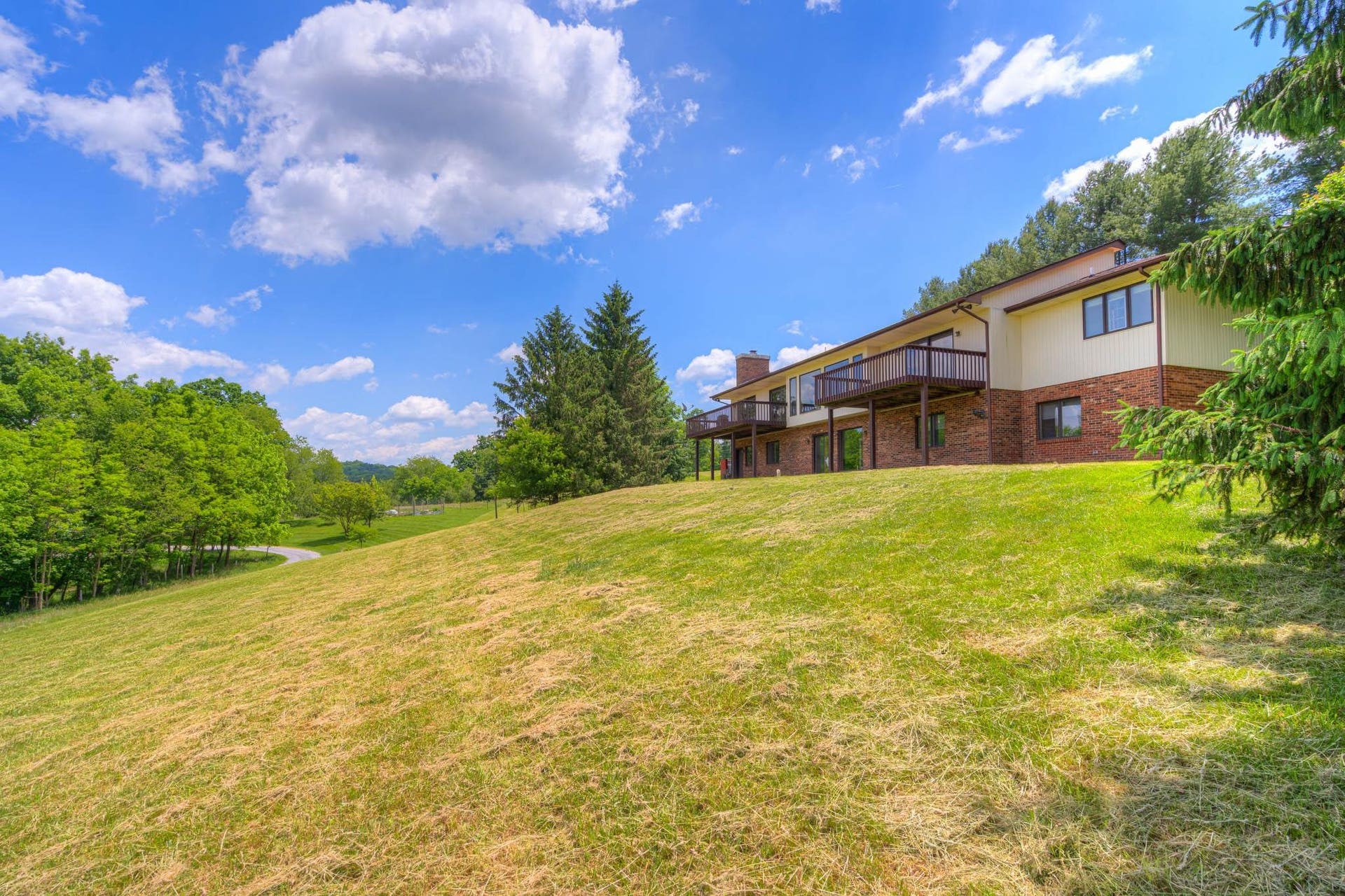 1000 Doe Run, Blacksburg, VA 24060
