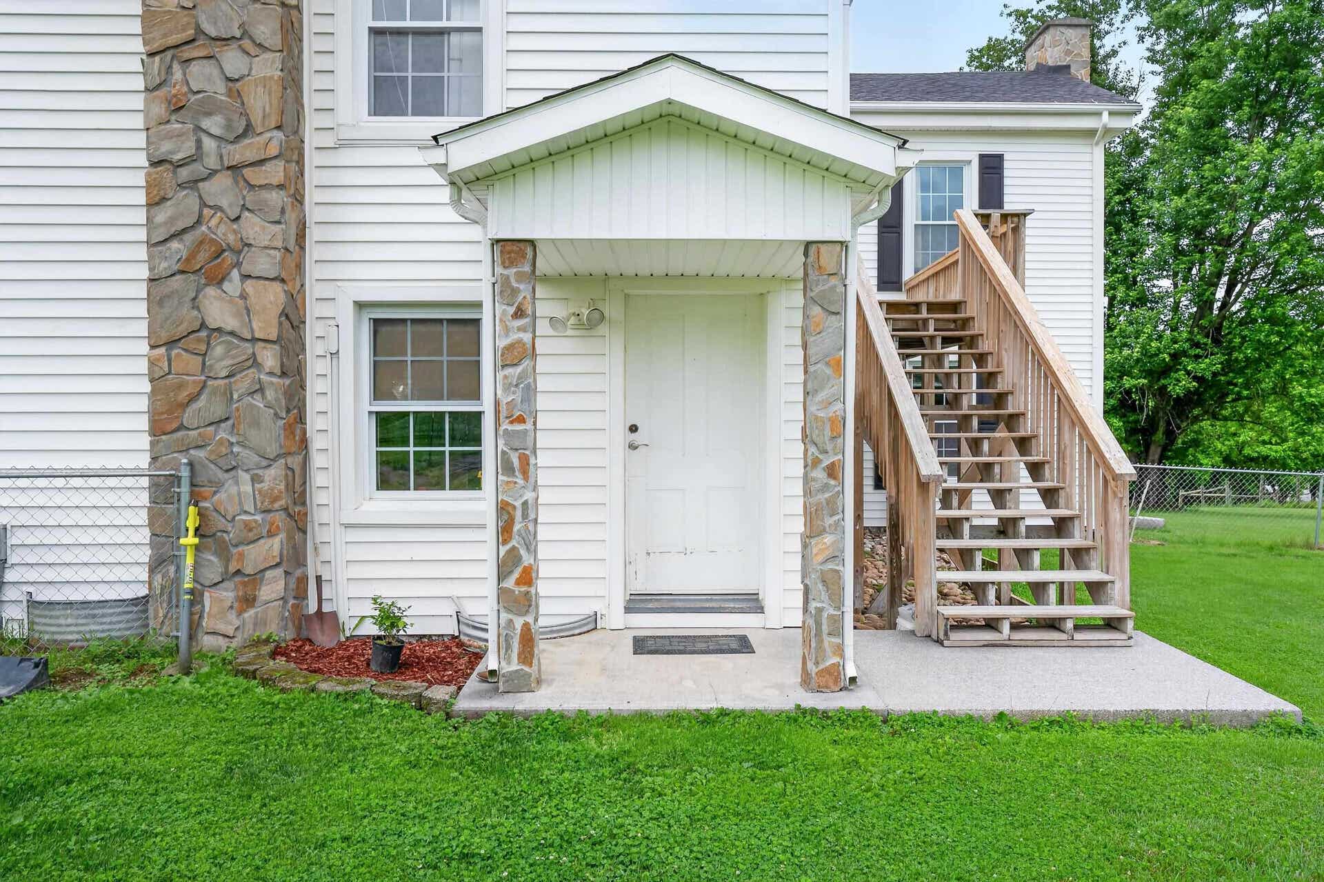 5000 LONG SHOP Road, Blacksburg, VA 24060