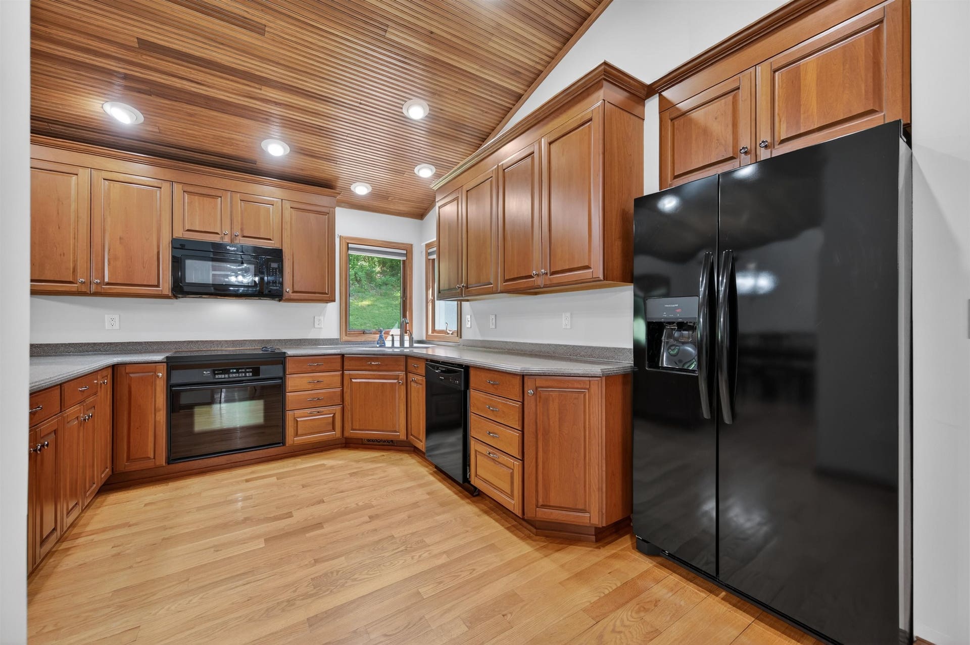 1354 Cascade Drive, Pembroke, VA 24136