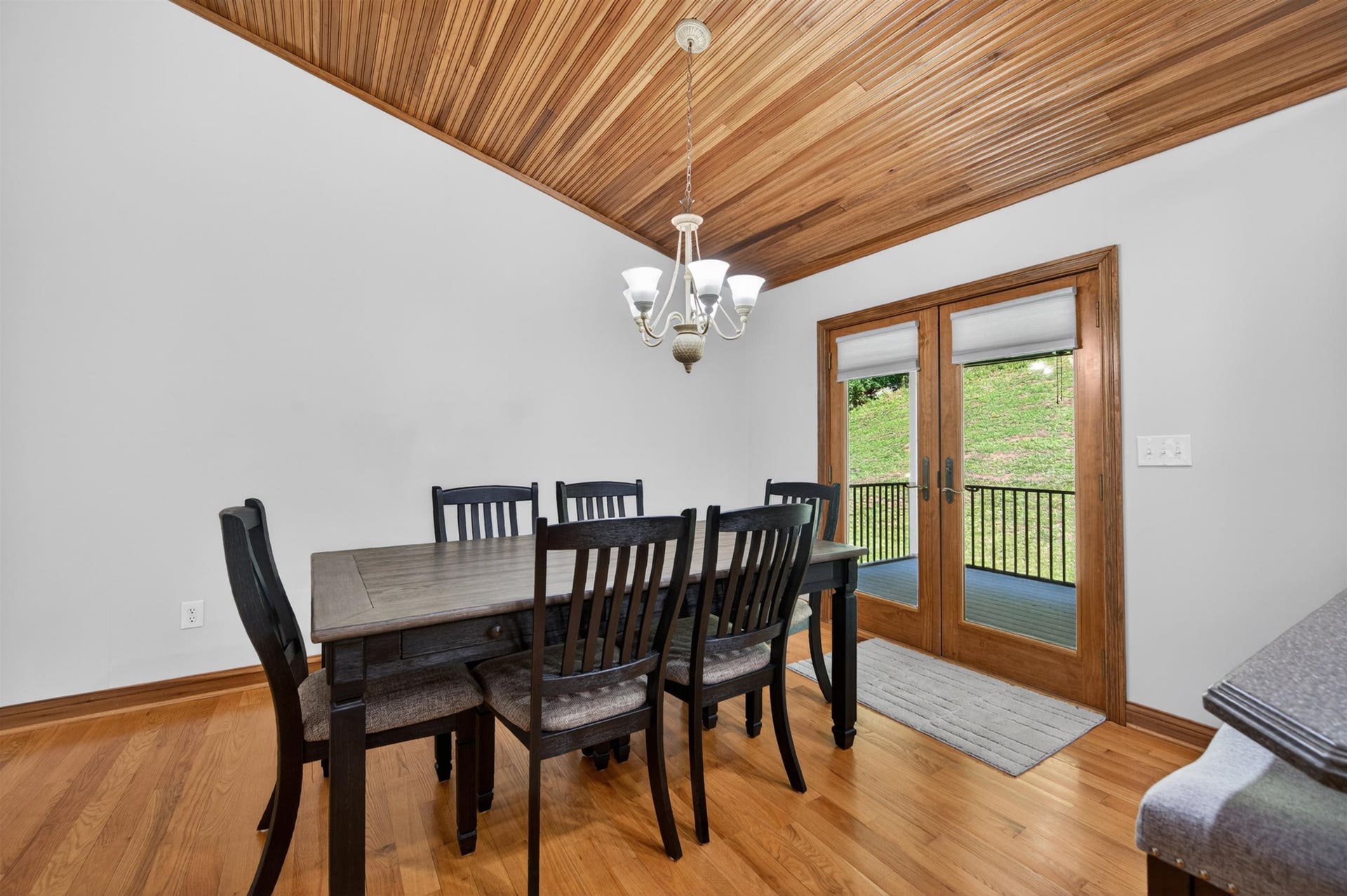 1354 Cascade Drive, Pembroke, VA 24136