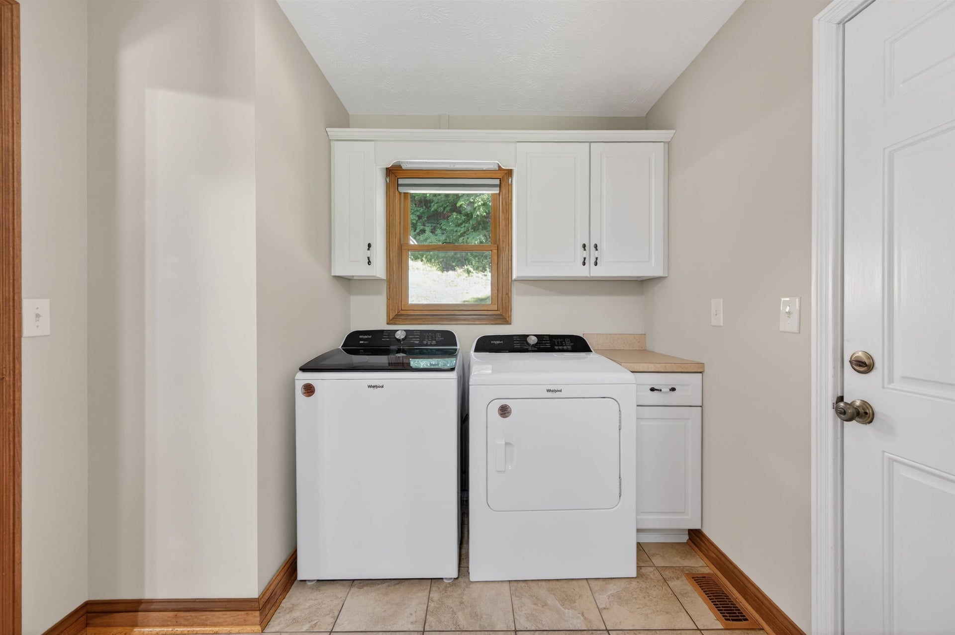 1354 Cascade Drive, Pembroke, VA 24136