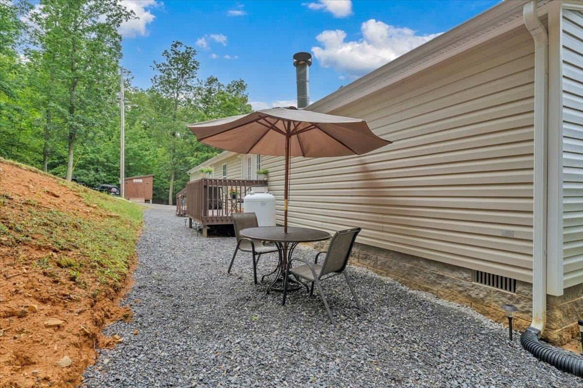 151 Perdue Road, Staffordsville, VA 24167