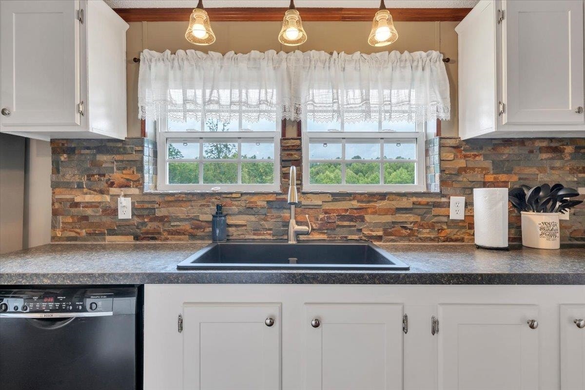 151 Perdue Road, Staffordsville, VA 24167