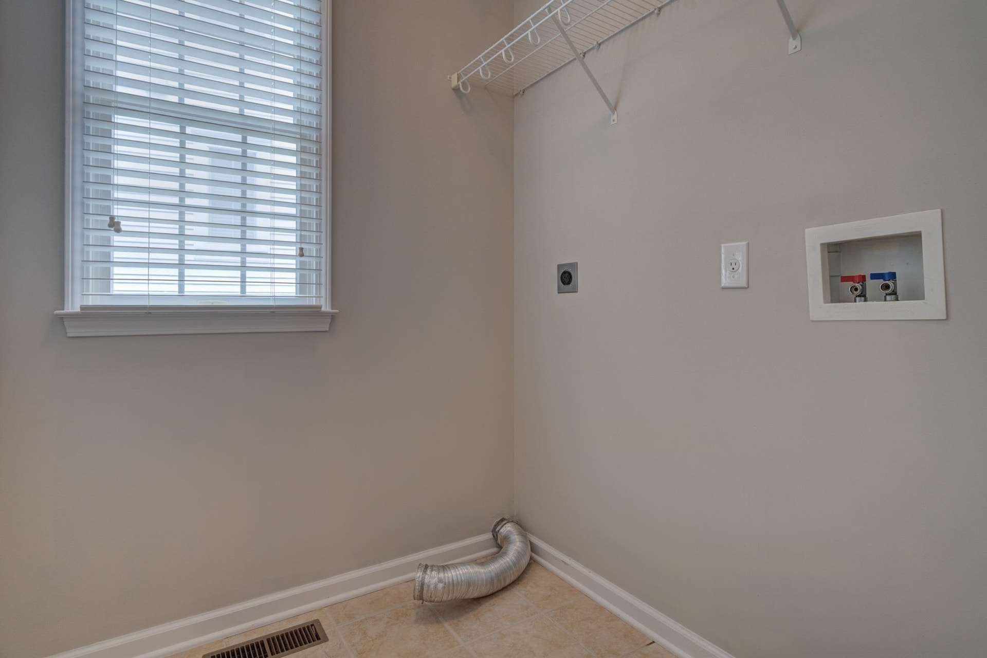 812 VILLAGE Way, Blacksburg, VA 24060