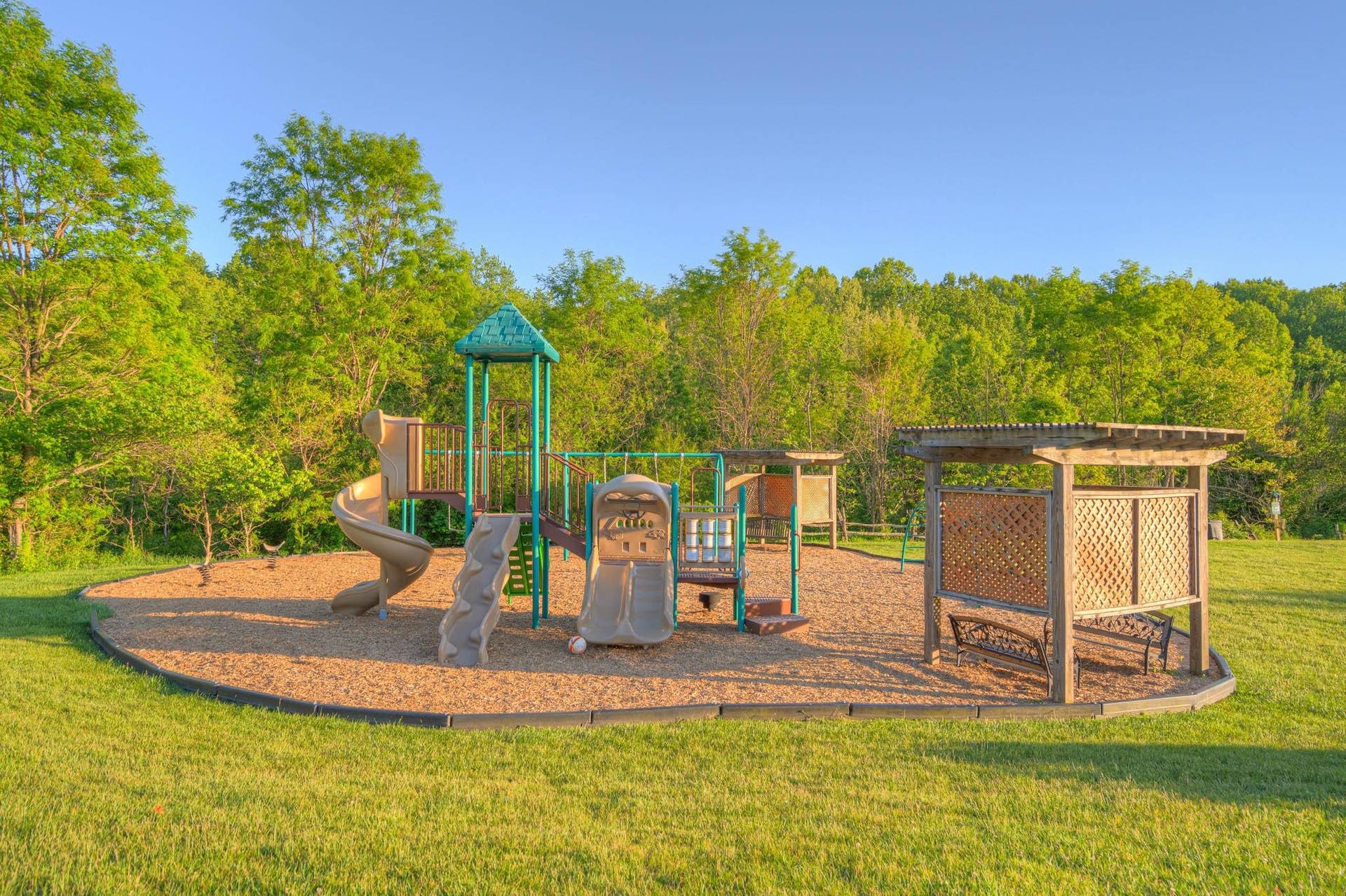 812 VILLAGE Way, Blacksburg, VA 24060