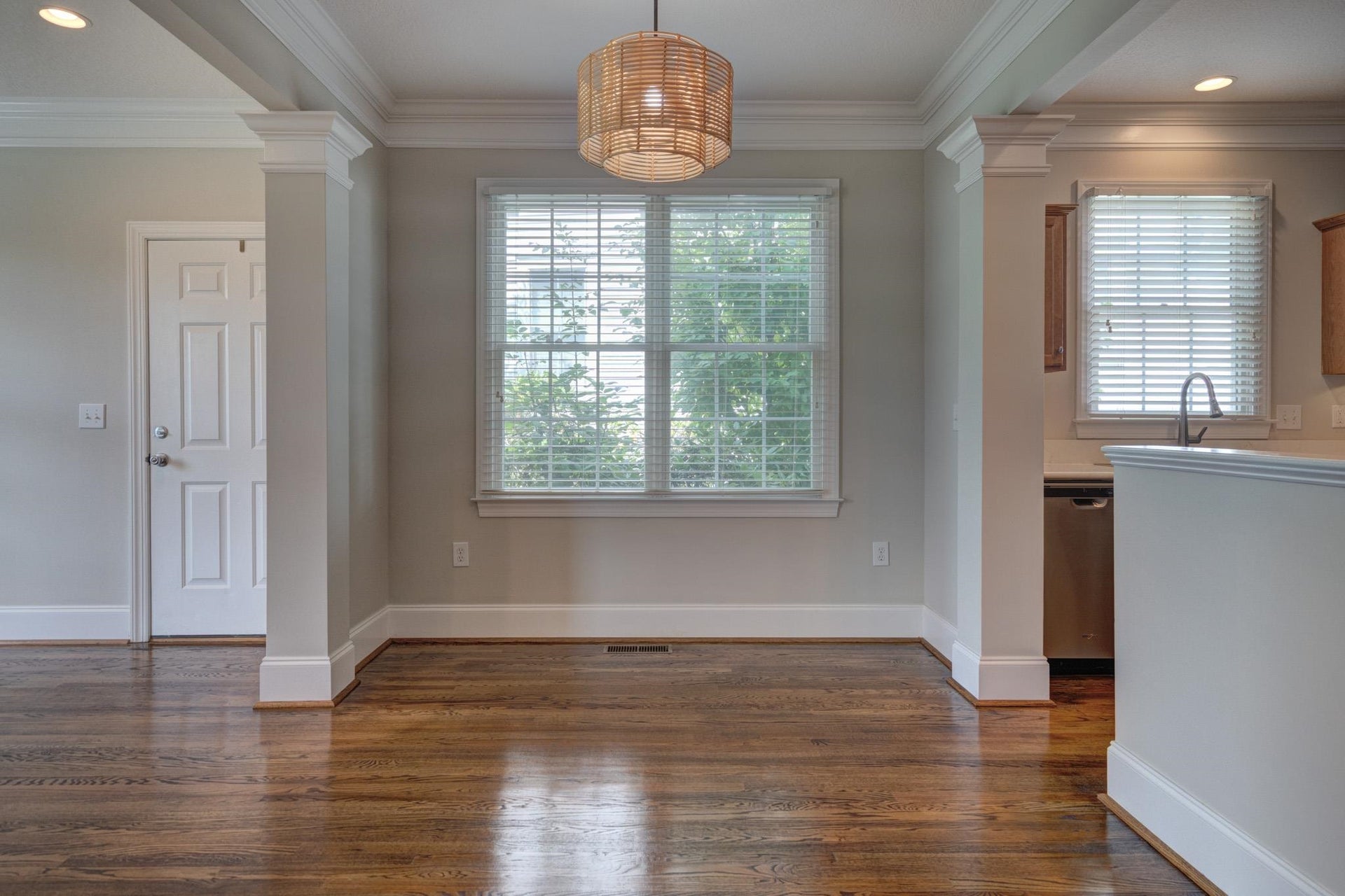 812 VILLAGE Way, Blacksburg, VA 24060