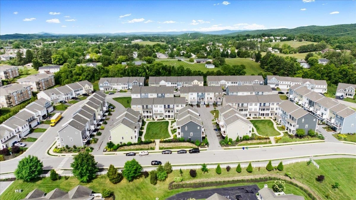 325 John Adams Drive, Christiansburg, VA 24073