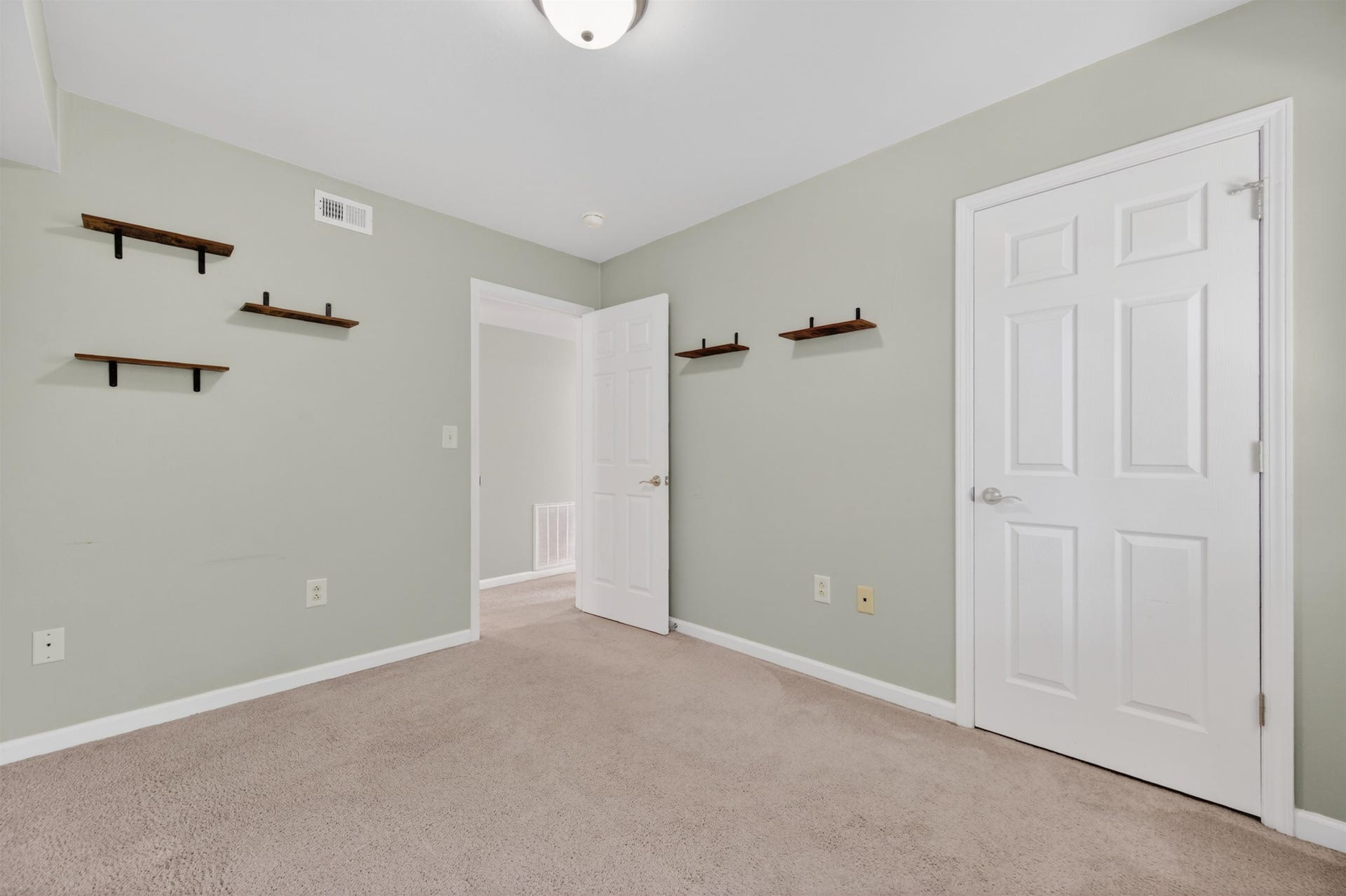 1700 Liberty Lane, Blacksburg, VA 24060