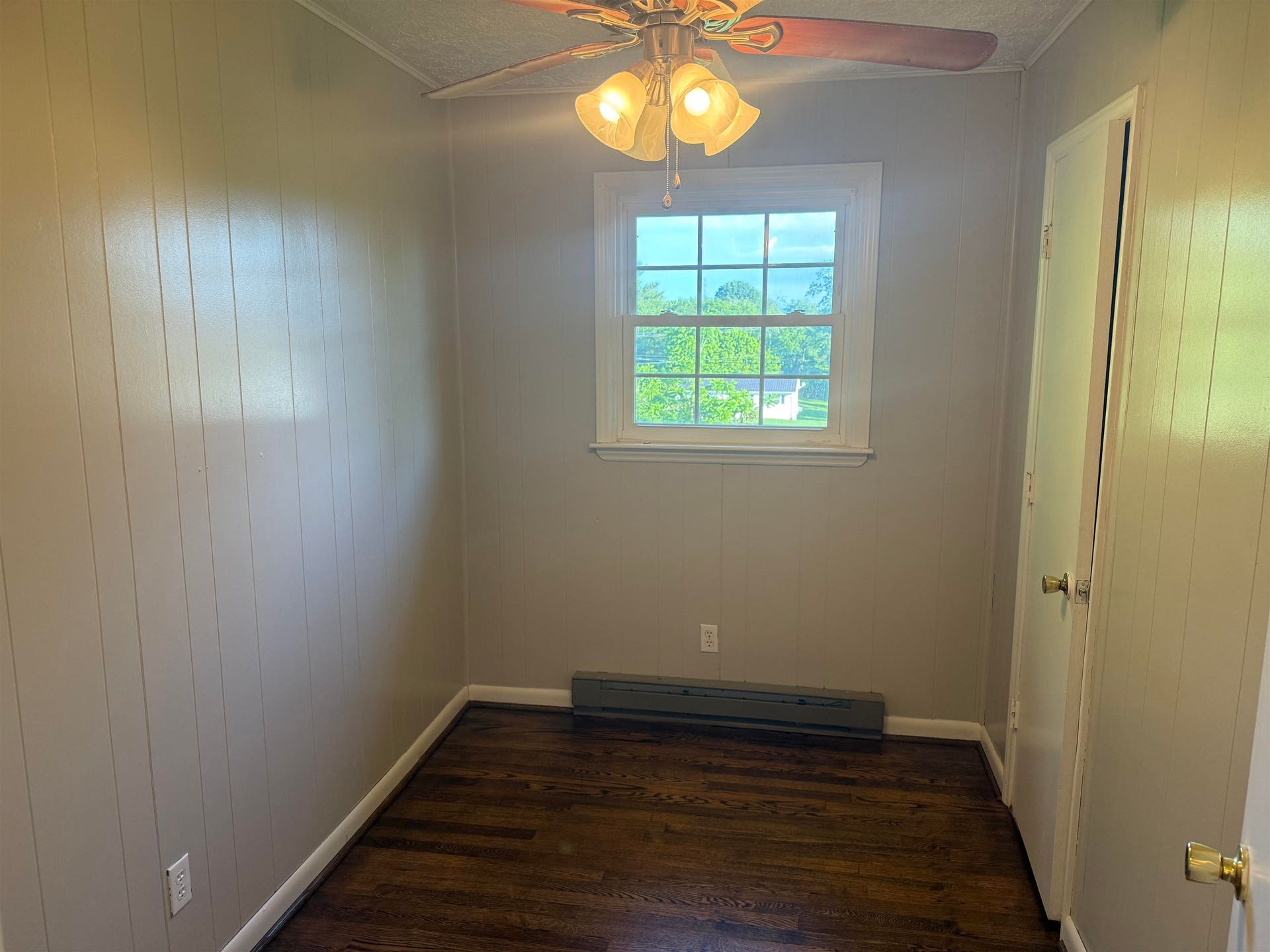 1610 Mudpike Road, Christiansburg, VA 24073