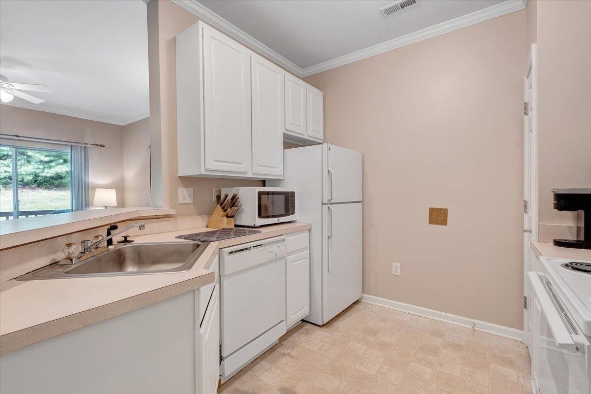 211 S Knollwood Drive, Blacksburg, VA 24060