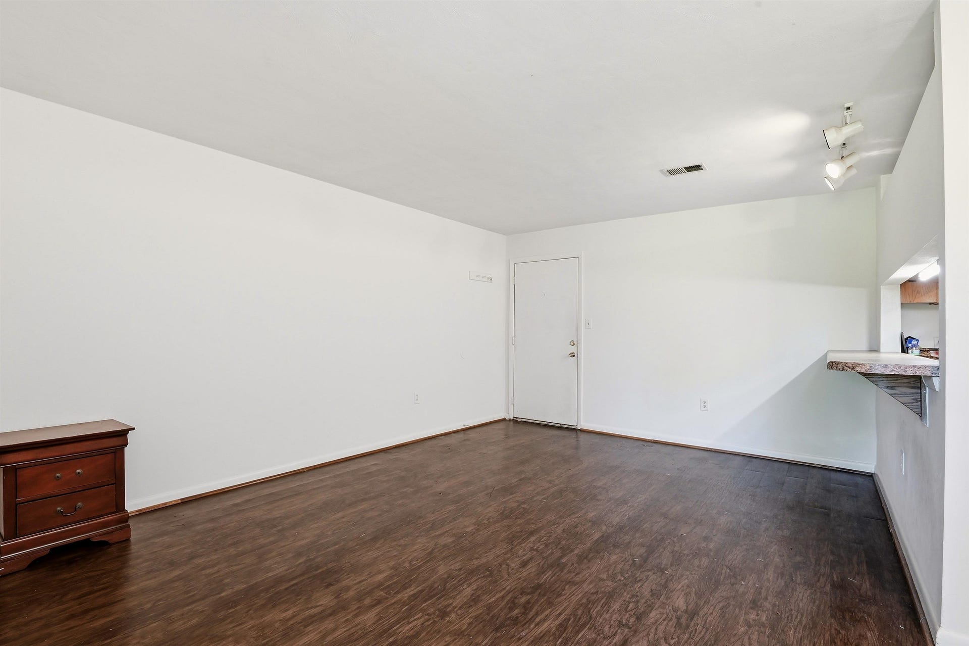 1210 UNIVERSITY Terrace, Blacksburg, VA 24060