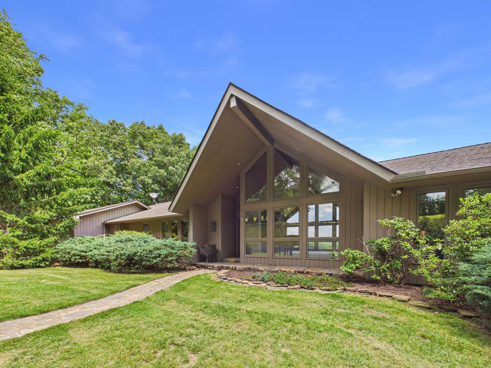 2628 Mt Tabor Road, Blacksburg, VA 24060