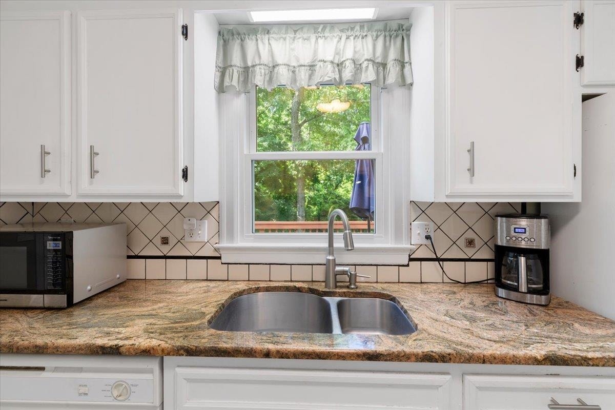 609 Landsdowne Drive, Blacksburg, VA 24060